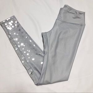 ALO Silver/Gray Sparkle Yoga pants